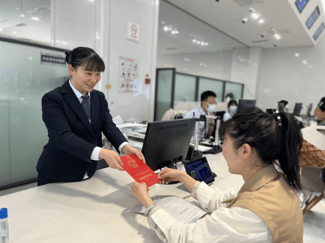 微笑映窗口 文明暖人心——青羊區開展微笑服務主題活動紀實